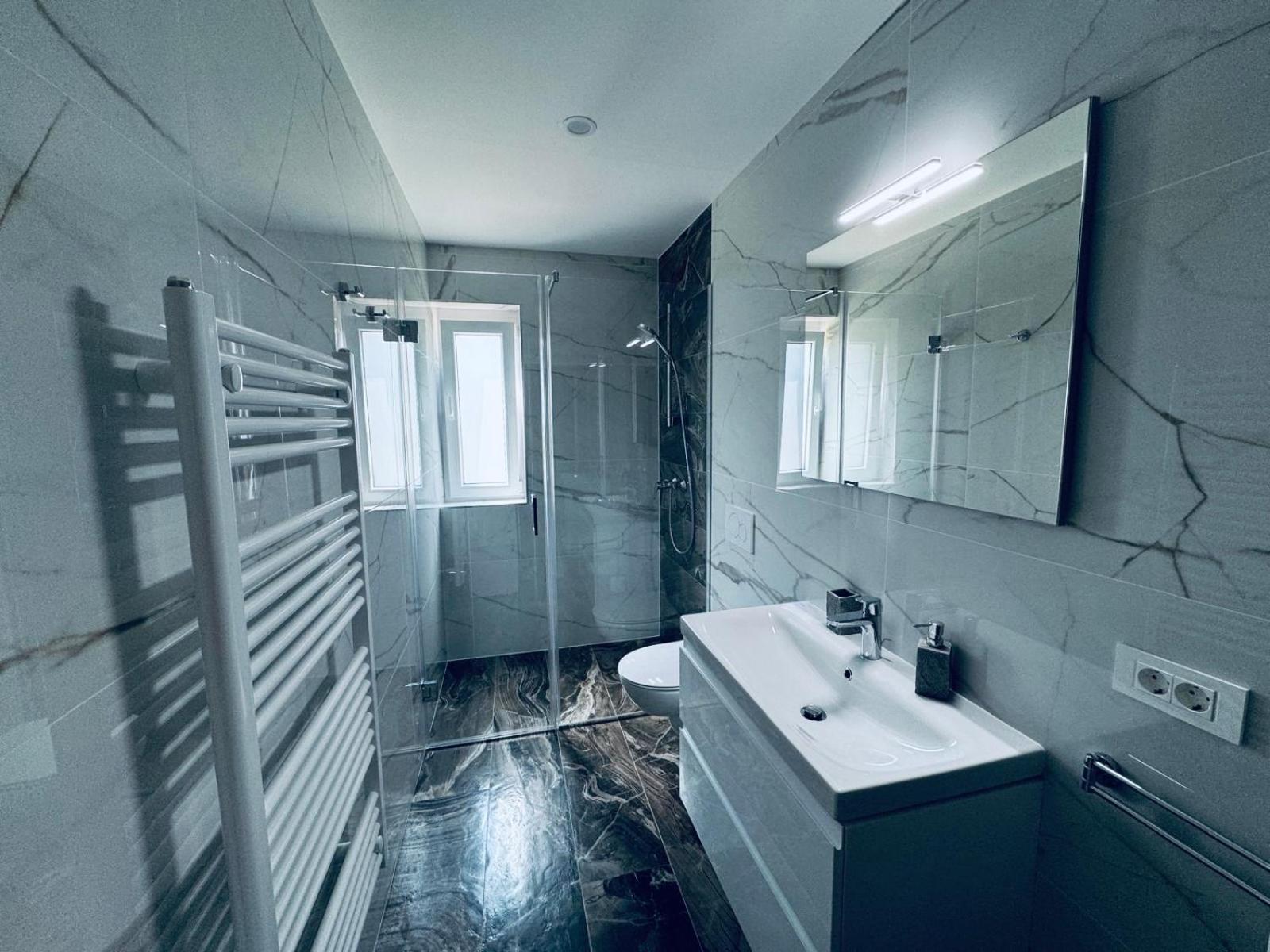 Rebecca'S Apartment ราโดว์ลิตซา ภายนอก รูปภาพ